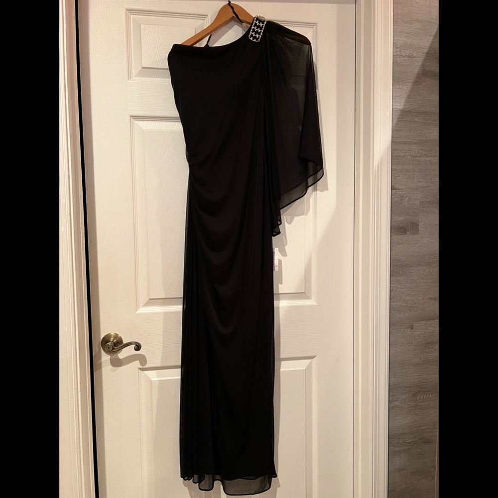NightWay Black One-Shoulder Long Dress / Gown